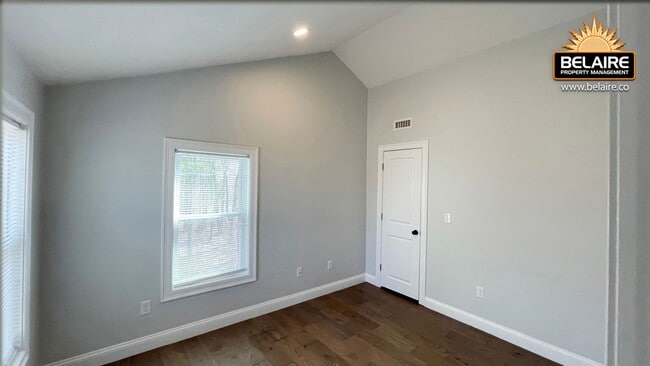 Building Photo - Cozy Country Living