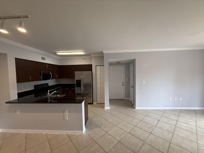 Building Photo - 6386 Emerald Dunes Dr