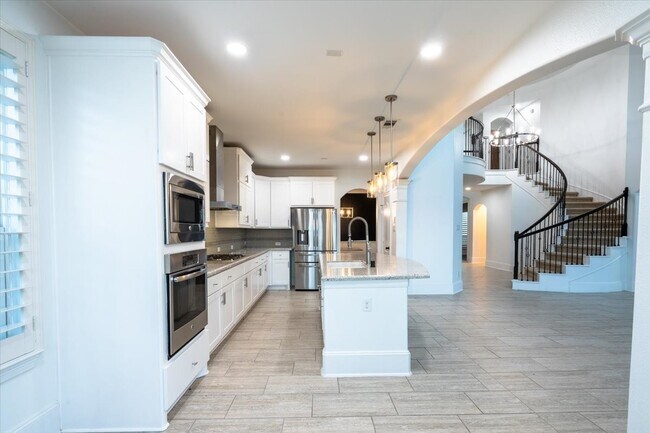 Building Photo - 2614 Orleans Way