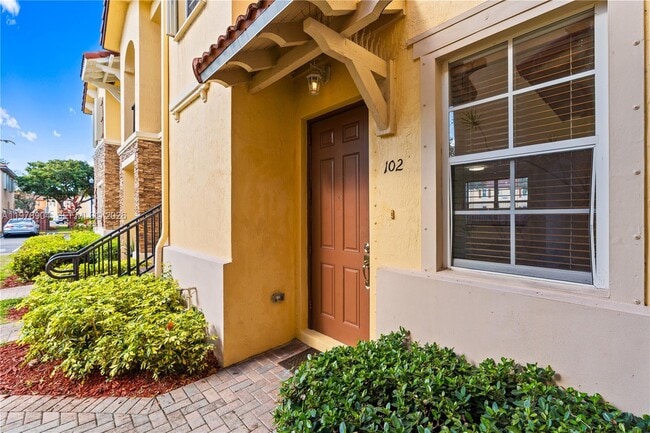 Building Photo - 1655 NE 33rd Rd