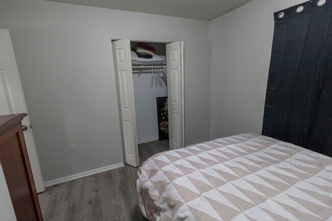 Building Photo - 204 Wheaton Ct