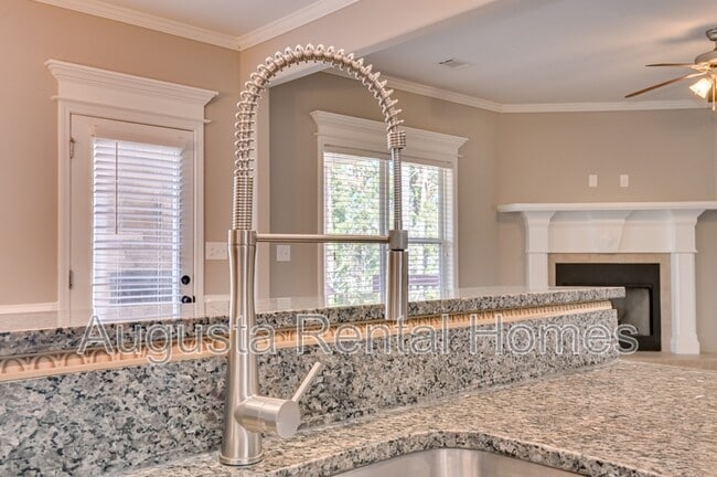 Building Photo - 848 Tyler Woods Dr