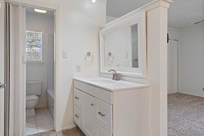 Building Photo - 12306 Hickorystick Cove