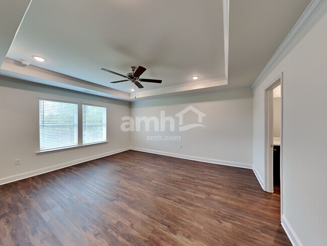 Building Photo - 129 Pecan Dr