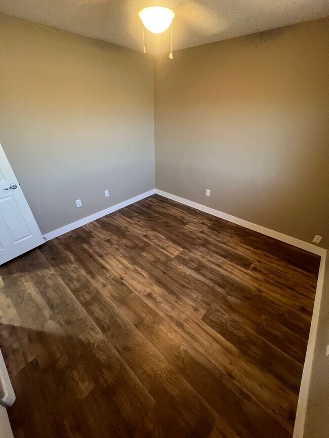 Building Photo - Located in the Southwest 3 Bed | 2.5 Bath | Loft | 2-Car Garage spacious backyard