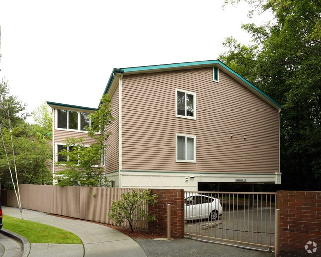 Building Photo - The Discovery Apartments