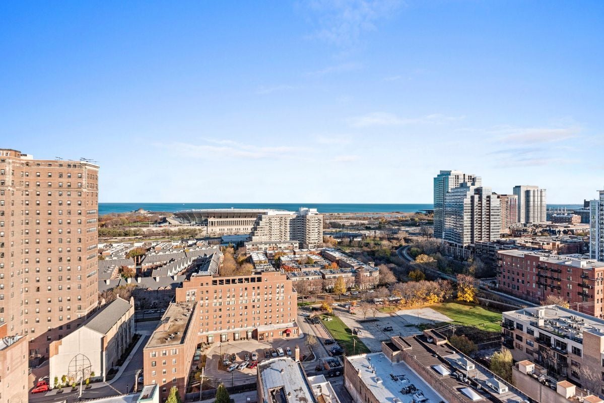 Building Photo - 1464 S Michigan Ave