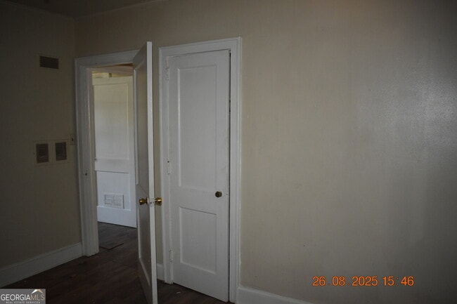 Building Photo - 2117 Ingleside Ave
