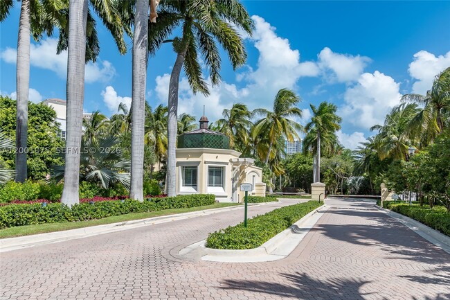 Building Photo - 789 Crandon Blvd