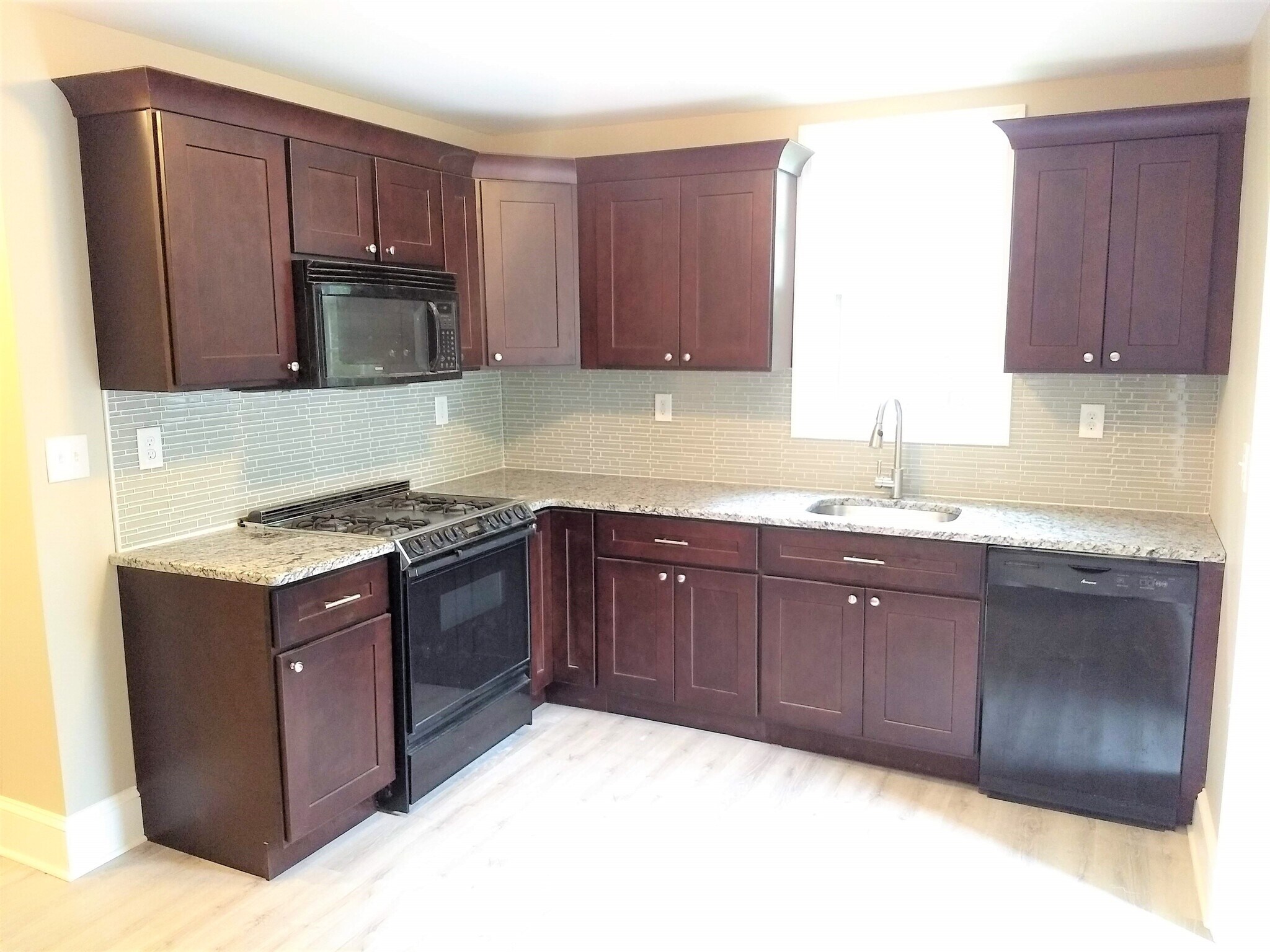 Building Photo - 215 Stockton St