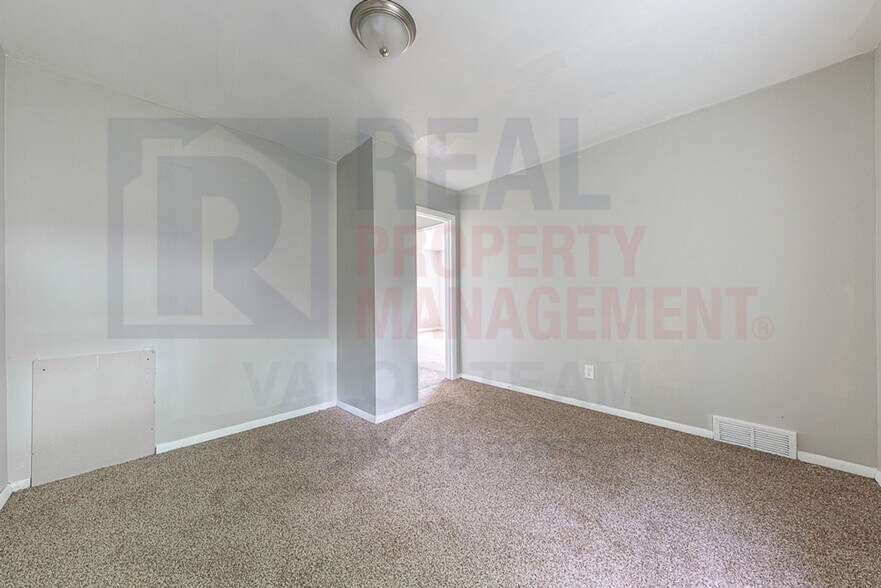 Building Photo - 3060 Charles Carr Pl