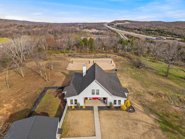 Building Photo - 149 NW Campbell Loop