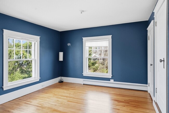 Building Photo - 198 Linden St