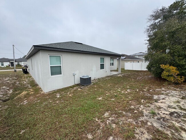 Building Photo - INCREDIBLE 4 Bedroom, 2 Bathroom Home in Poinciana!