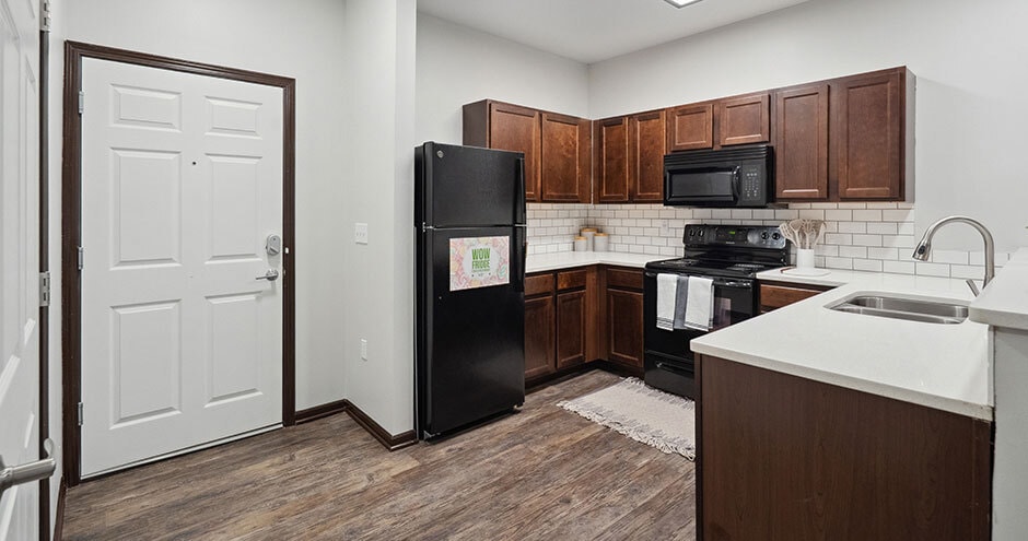 Building Photo - Walnut Lake Apartments