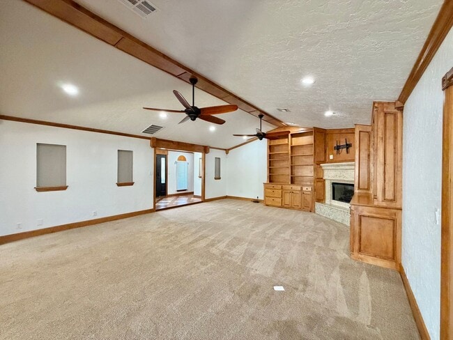Building Photo - 6933 NW Eisenhower Dr