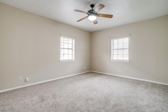 Building Photo - Country Living- Half Duplex-  3 Bed, 2 Bat...