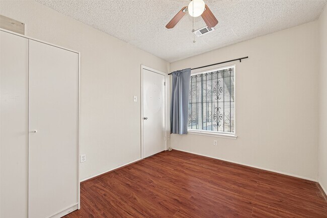 Building Photo - 13040 Greenway Chase Ct