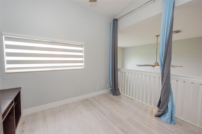 Building Photo - 50 Desford Ln