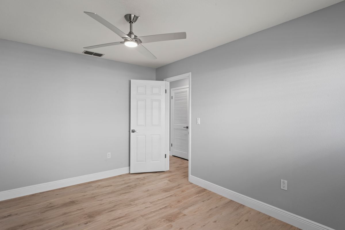 Building Photo - 8312 Roxboro Dr
