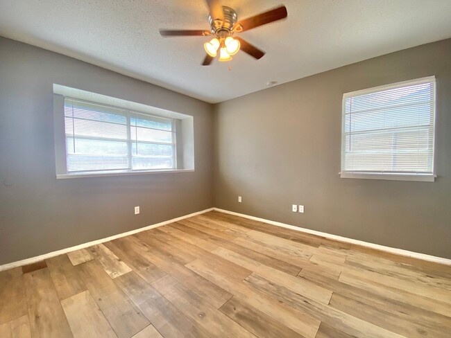 Building Photo - Move in special 2nd months rent $350 off