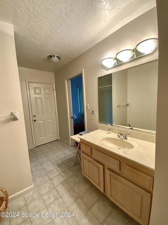 Building Photo - 190 Richards Rd