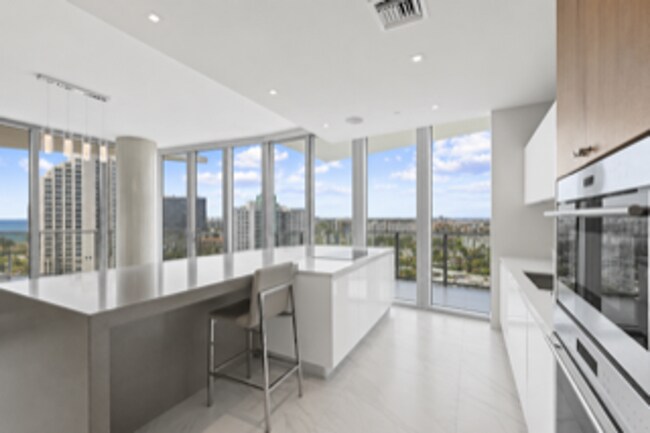 Building Photo - 701 N Fort Lauderdale Beach Blvd