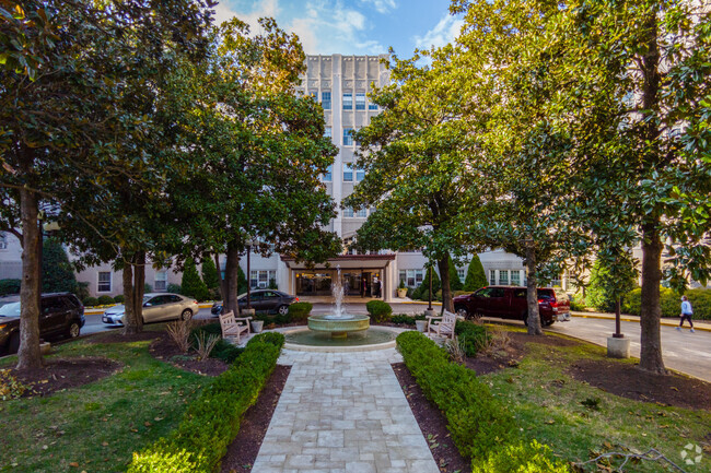 Building Photo - Woodley Park Towers