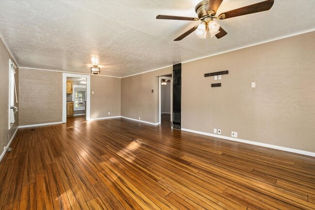 Building Photo - Charming Country Home on 1 Acre – 2 Bed, 1...