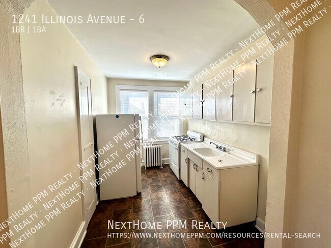 Building Photo - Dormont 1 Bedroom with heat included. Octo...