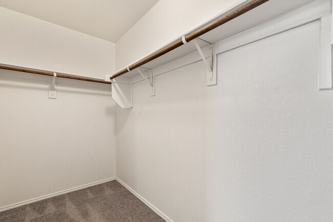 Building Photo - Great 4 Bdrm 2 Bath Home in Aubrey Tx