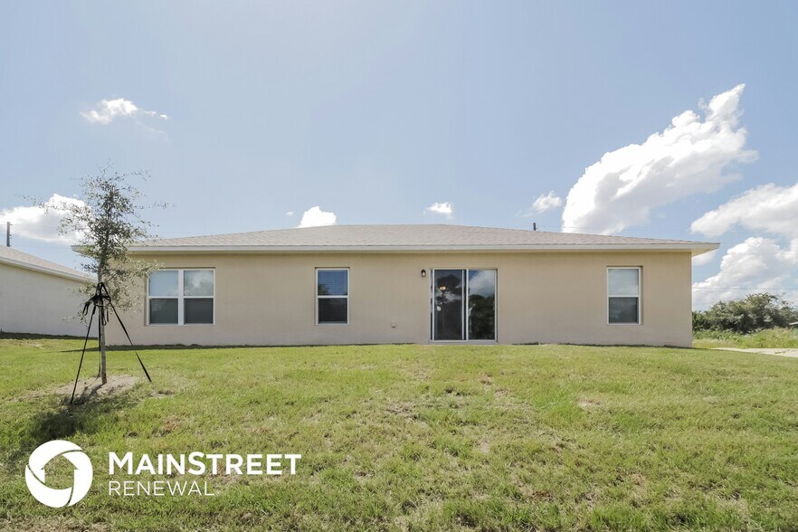 Building Photo - 417 Athabasca Ct