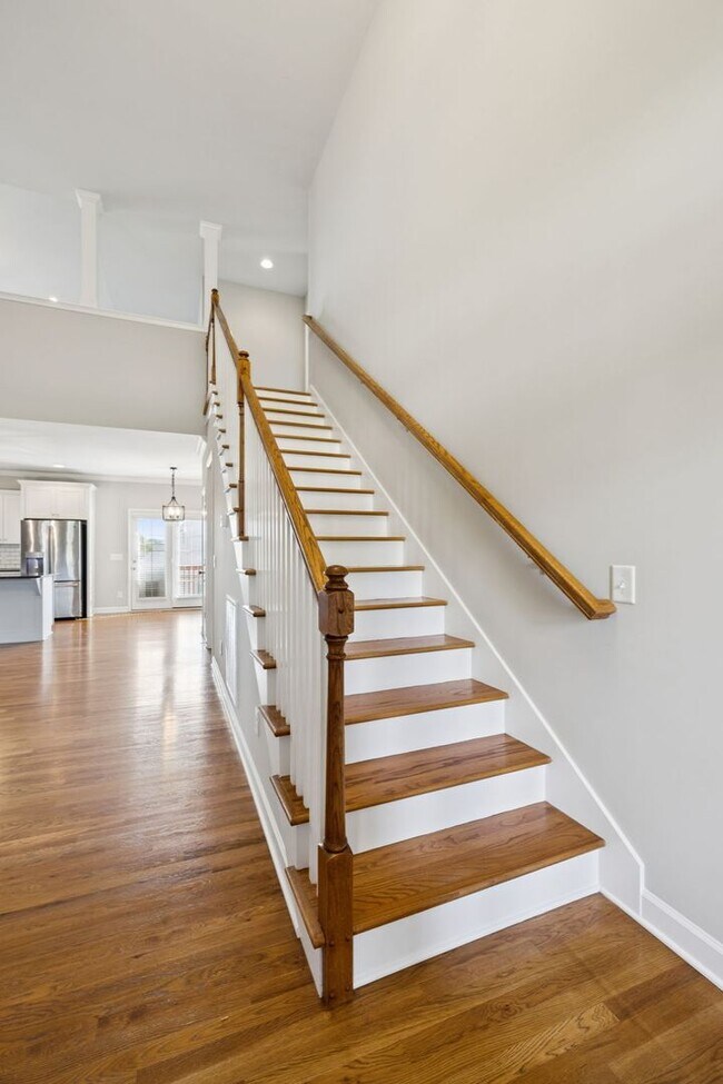 Building Photo - Welcome home to this beautifully maintaine...