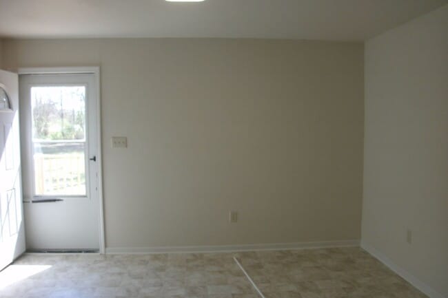 Building Photo - 5808 Red Oak Rd