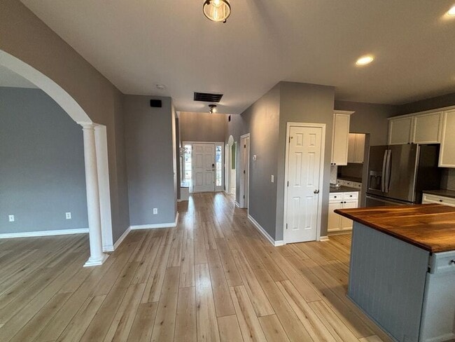 Building Photo - 112 Salinas Ct