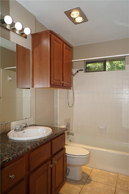Building Photo - 6525 Hart Ln