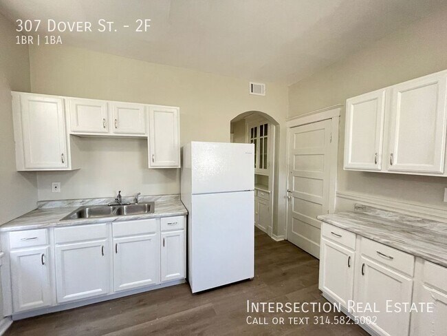 Building Photo - 307 Dover St