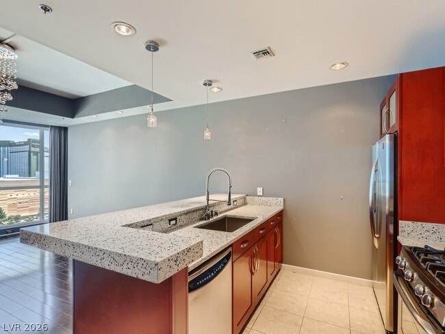 Building Photo - 4575 Dean Martin Dr