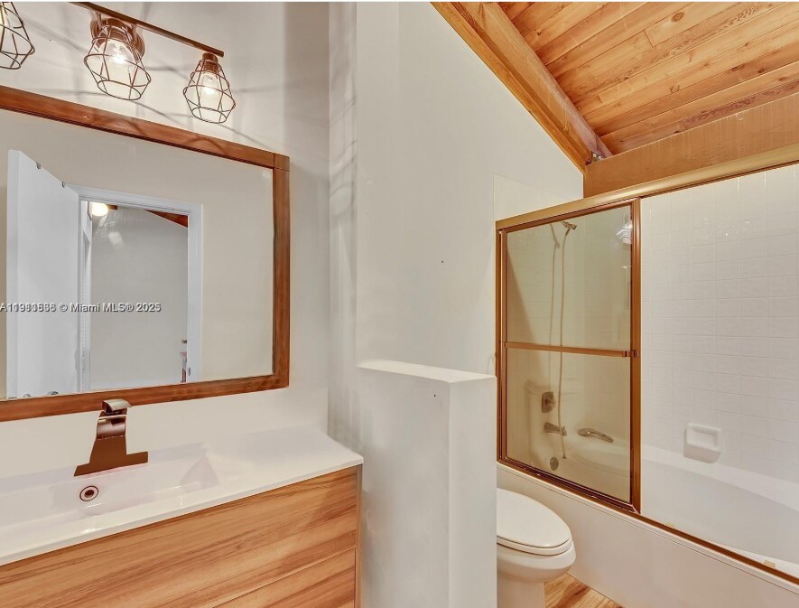 Building Photo - 2701 SW 58th Mnr