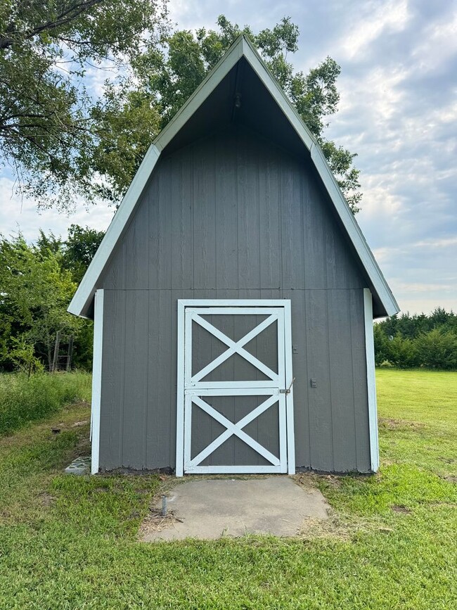 Building Photo - 3655 Apel Rd