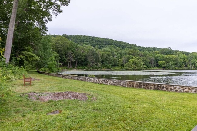 Building Photo - 341 Furnace Dock Rd