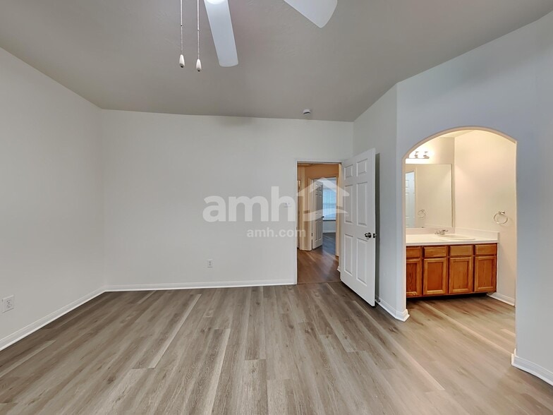 Building Photo - 19414 Dry Canyon Ct