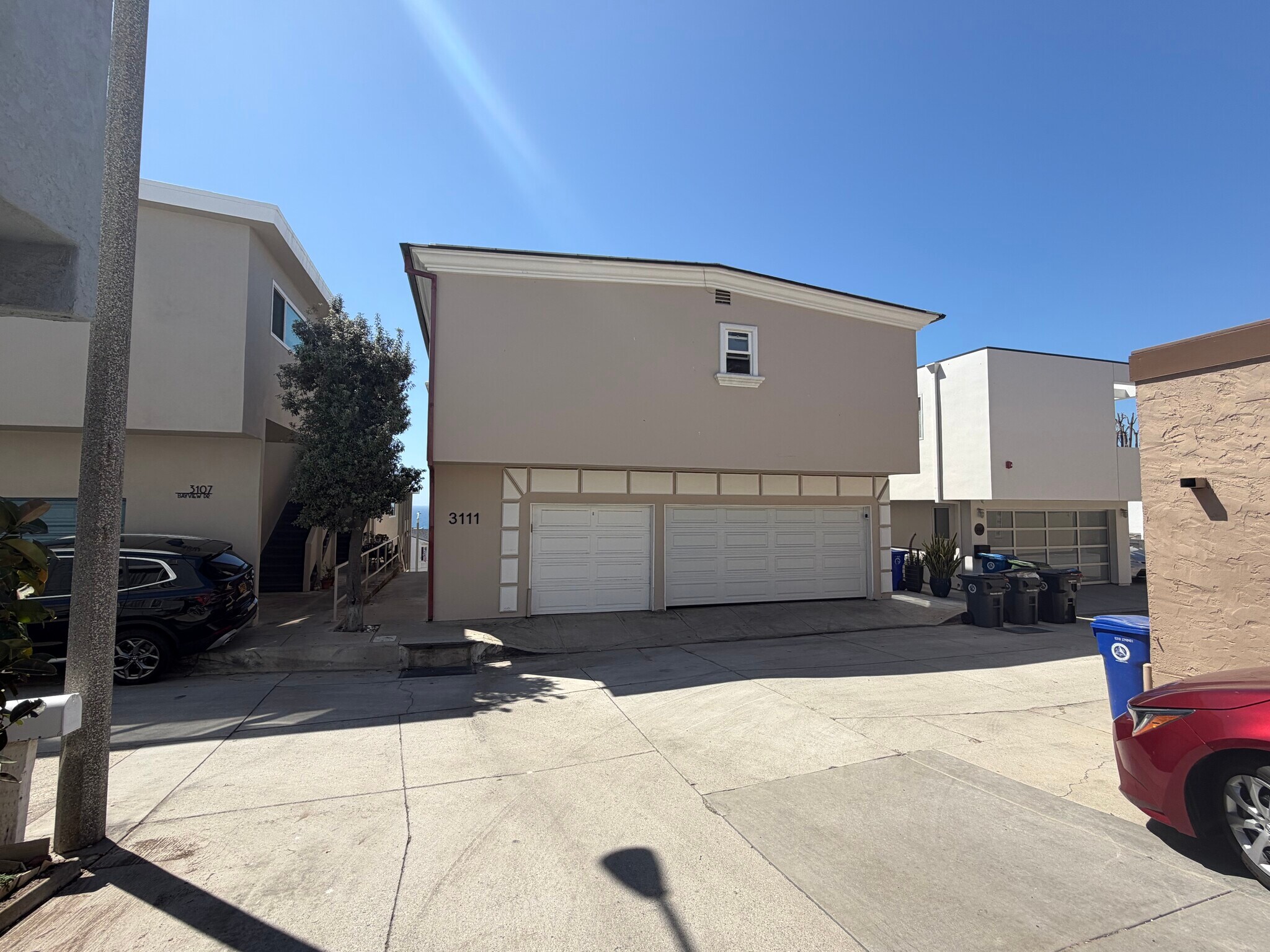 Building Photo - 3111 Bayview Dr