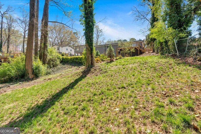 Building Photo - 3819 Dora Dr SE