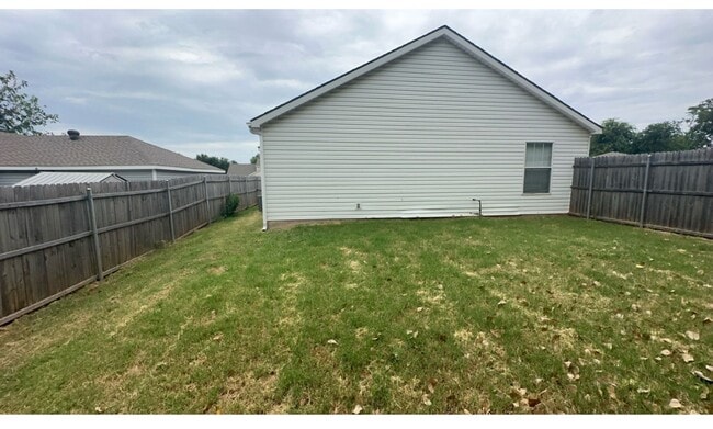 Building Photo - 3br 2ba home in the Shadowlake Subdivision!!