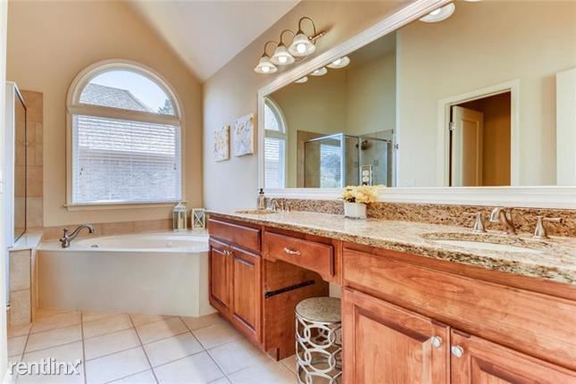Building Photo - 5 br, 4 bath House - 1073 Lakebend Drive