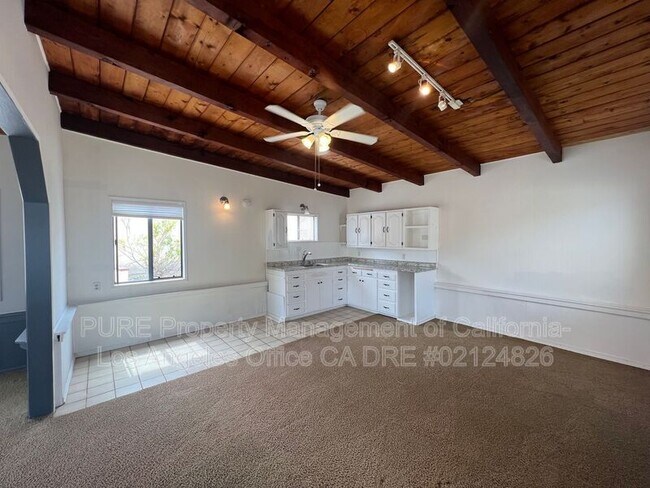 Building Photo - 2667 S Dolphin St
