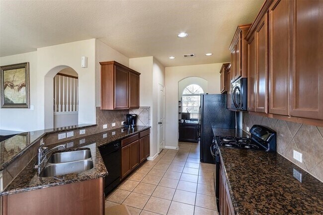 Building Photo - 18311 Red Oak Manor Ln
