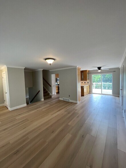 Building Photo - 1097 Grove Creek Dr