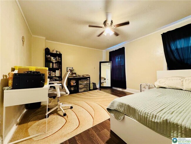 Building Photo - 1523 W Chew St